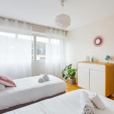 ROSA, Confortable 2 chambres avec parking dans le centre Rennes Extérieur photo